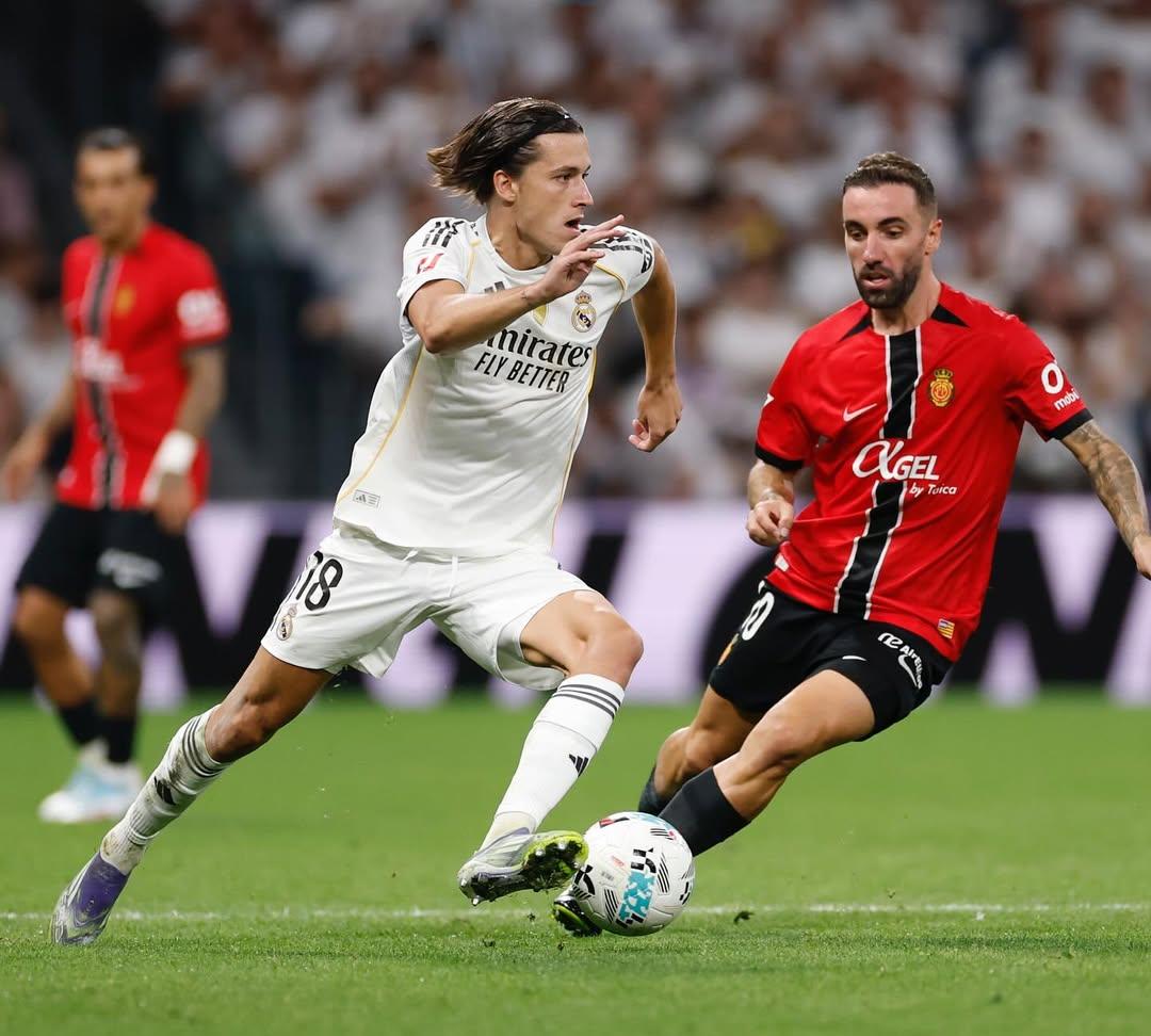 开云体育 -安菲尔德奇迹逆转巴萨全场回放詹俊